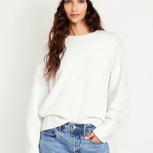 Old Navy Women's Cream Crew Neck Sweater never worn without tags